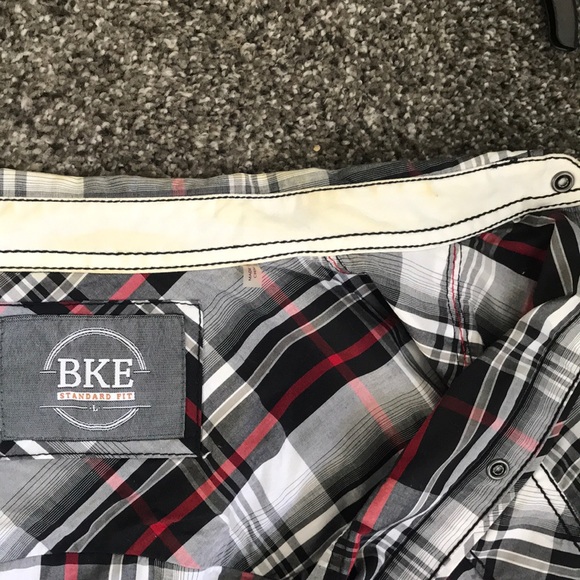 Men’s BKE button up plaid shirt - Picture 4 of 5